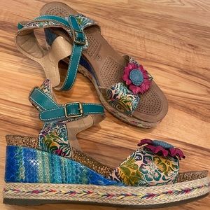 L’Artiste Annmarie Ankle Strap Sandals multicolor. Size 10 womens (41 Euro)